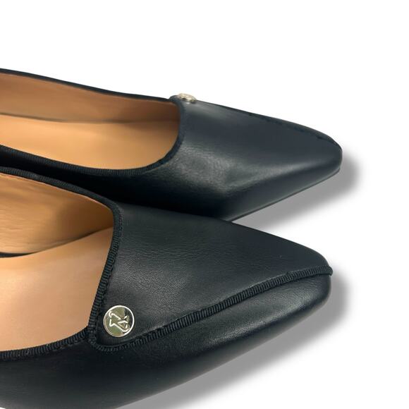 Naturalizer Black Low Heel Pumps Size 7 Chunky Kitten Heel Pointy Toe Heels - Picture 3 of 11